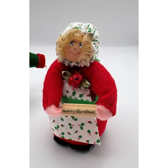 Christmas Holiday Felt Dolls Baker and Caroler Figurines Bell Ringer Mrs Claus - Picture 2 of 9